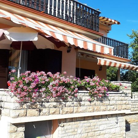 Apartments Santa Barbara Биоград на Мору Екстериор снимка
