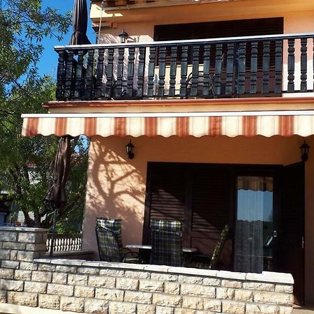 Apartments Santa Barbara Биоград на Мору Екстериор снимка