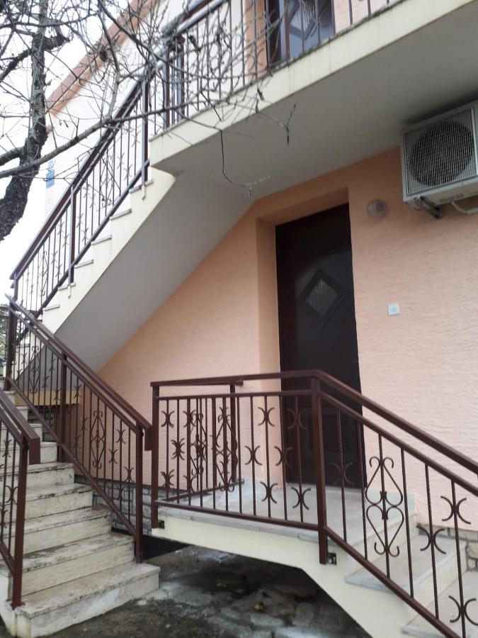 Apartments Santa Barbara Биоград на Мору Екстериор снимка