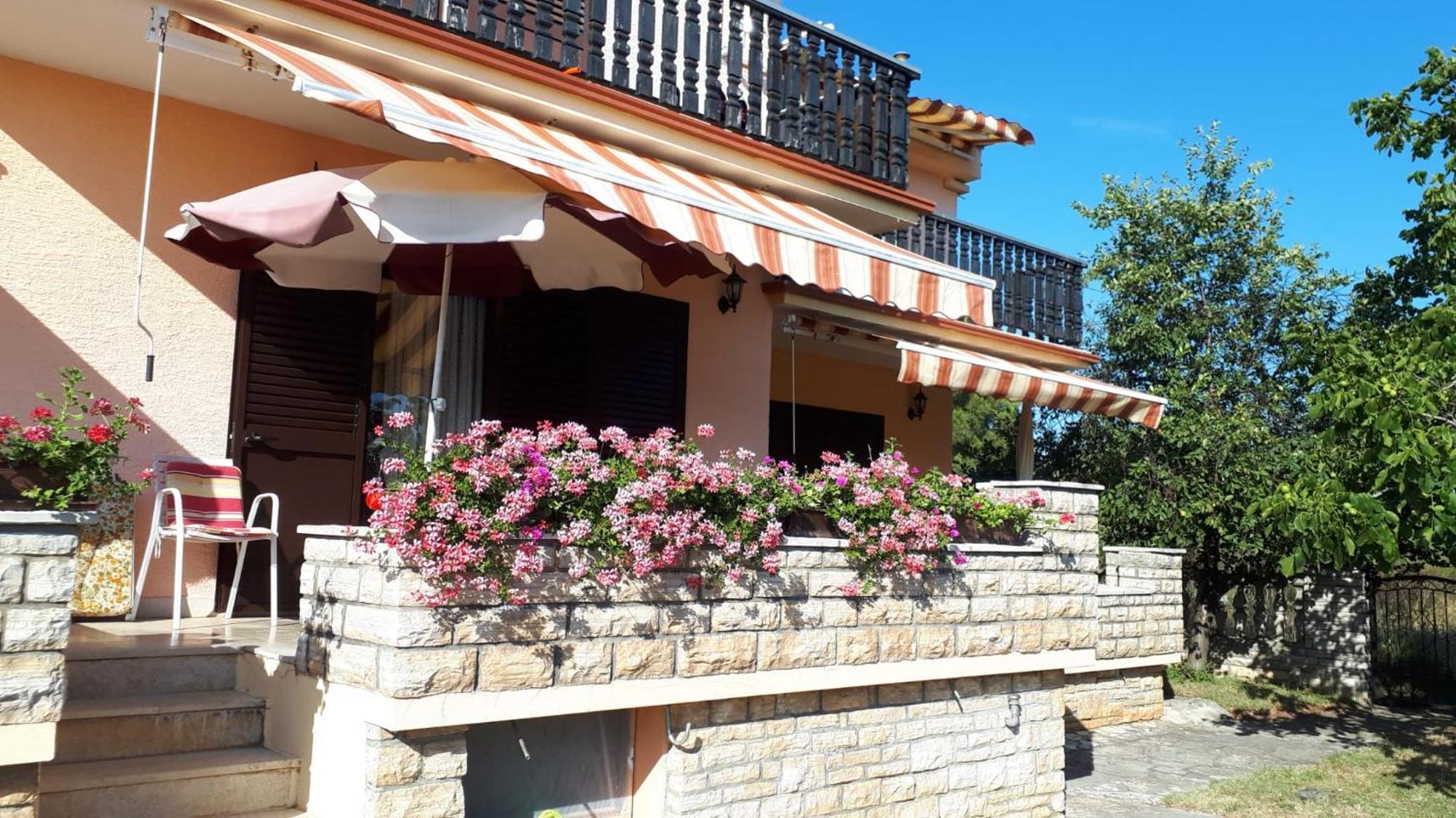 Apartments Santa Barbara Биоград на Мору Екстериор снимка