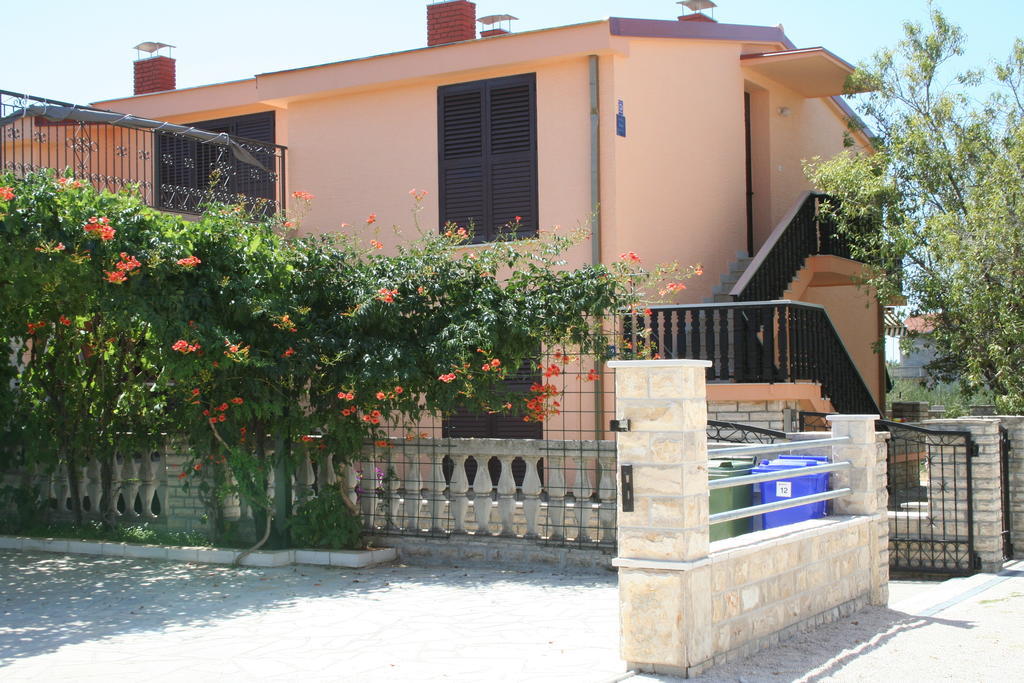 Apartments Santa Barbara Биоград на Мору Екстериор снимка