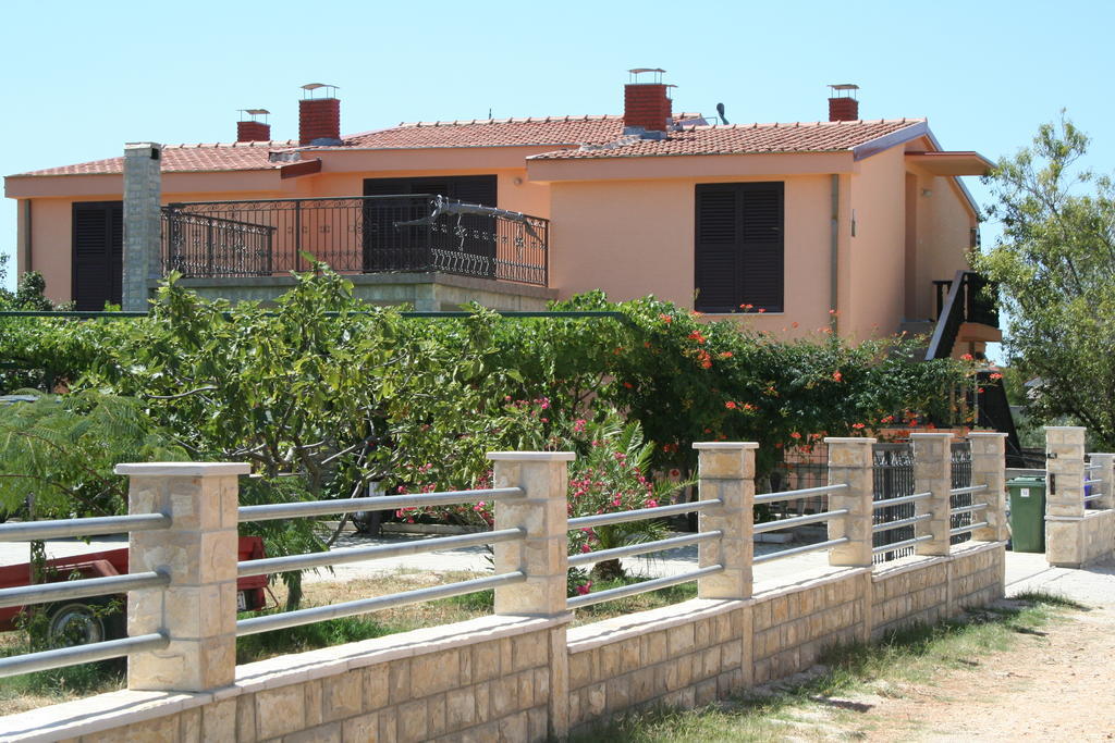 Apartments Santa Barbara Биоград на Мору Екстериор снимка