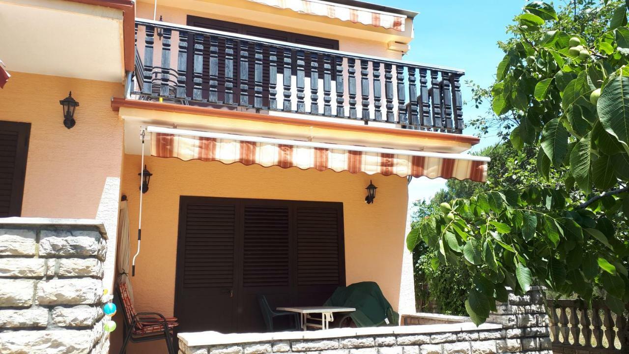 Apartments Santa Barbara Биоград на Мору Екстериор снимка